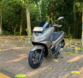 Honda PCX 150 CBS ISS Keyless MULUSSS Pajak Hidup Panjang