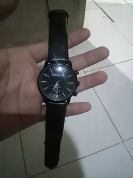 jam tangan simpel idaman para pria