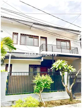 JUAL MURAH RUMAH 2 LANTAI LUAS 180 M2 DI KOMPLEK PAMULANG PERMAI 1