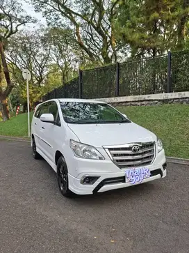 Carco Auto T. Kijang Innkva V Lux 2014 terawat
