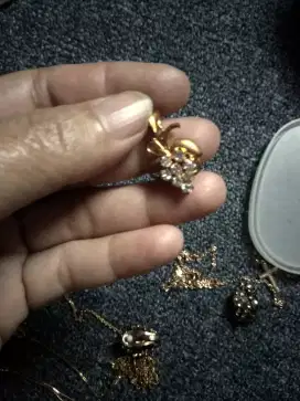 Dijual liontin anggur