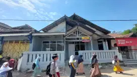 Disewakan Rumah Pinggir Jalan Cidawolong