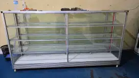 Dijual etalase ukuran 2M panjang