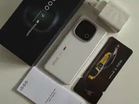 Iqoo 13 5g 12/256 Resmi Fullset Original Mulus Like New