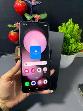 SAMSUNG Z FLIP 5  RAM 8/256GB ORIGINAL SEIN NORMAL 

TAMPILAN MEWAH SA