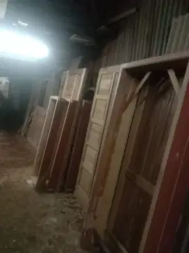 Kusen + pintunya ready dari kayu bekas meranti oven berkualitas