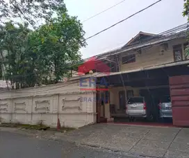 Rumah 2 Lantai di Puri Sakti Cipete, Hanya 11 Menit Ke Tol Andara