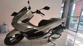 Motor Honda PCX ABS 2019 Silver