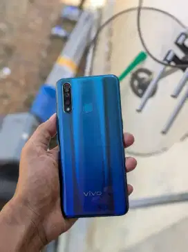Vivo Z1 Pro Ram 4/64GB Snapdragon 712 Geming Kamera Bening