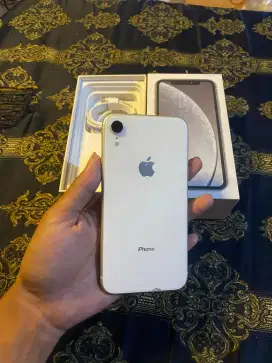 iPhone xr  64gb