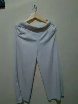 Celana panjang putih harga 10k