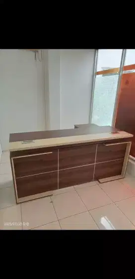 meja direktur modern