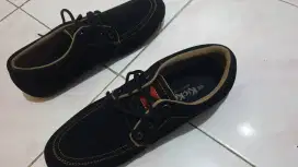 Kickers made in france size 40