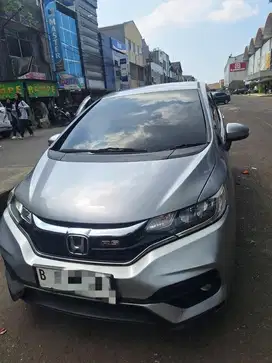 Di jual Honda jazz gk5 2018