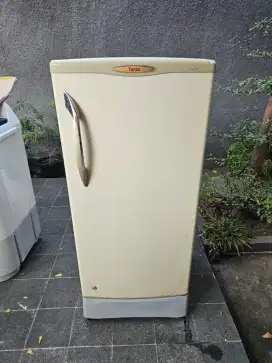 Kulkas Panasonic