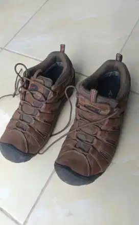Sepatu Arei size 42