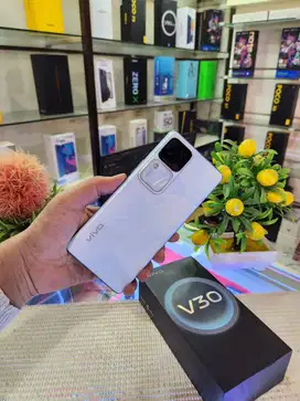 Vivo V30 5G Ram 8+8Gb/ 256Gb Fulset Mulus Ori 100% Like New Bergaransi