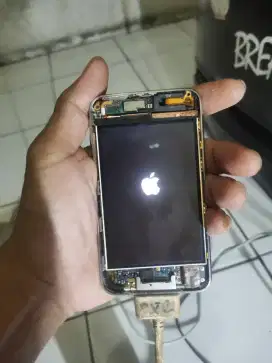 LCD Copotan IPod Touch gen 2