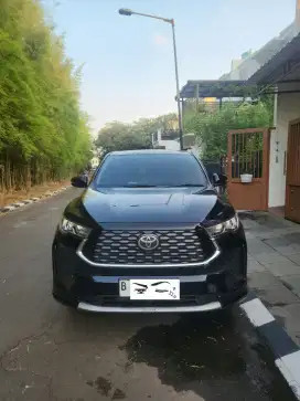 ( KM 18 ribu ) Zenix V Hybrid Modellista A/T