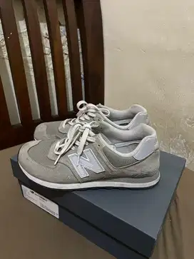 Jual New Balance (NB) 574 Classic