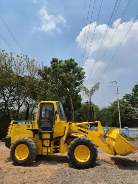 KOMATSU WA100-3