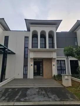Rumah 2 Lantai di Helios Prime Suvarna Sutera Tangerang 1K8000SN