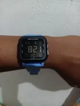 Di jual  semua model dan warna buruan   murah aja