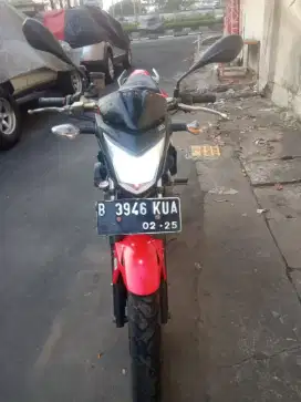 Honda cb150r 2014