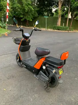 Sepeda listrik merk PASIFIC VERTEX
