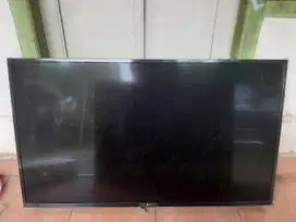 Jual smart TV LG 43 inc layar hitam suara hidup.