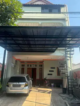 Dijual rumah 4 lantai cocok untuk usaha konveksi dan kosan