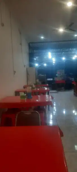 Di cari koki sama pelayan untuk sea food dan chinese food,untuk kaki 5