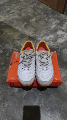 sepatu ortus jogosala