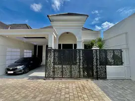 Rumah Cantik Modern SEMI FURNISH dekat Perum Pertamina Purwomartani