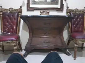 Kursi dan meja konsol plus cermin