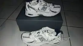 New Balance 530 white silver metalic baru
