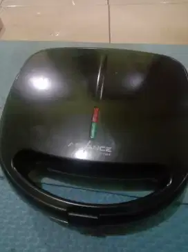 Pemanggang untuk membuat wafle merek advance