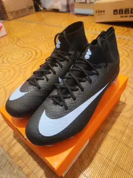 Sepatu Bola Mini Soccer Nike Mercurial Superfly 10 Academy FG