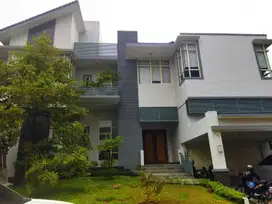 Hidup Damai di Pinggir Danau BSD – Rumah Mewah Telaga Golf Bsd