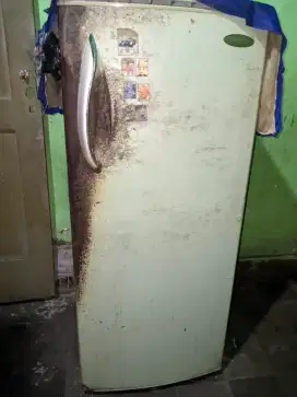 DIJUAL KULKAS BEKAS