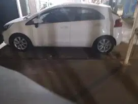 KIA Rio tahun 2012