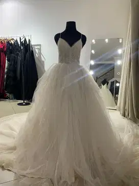 gaun pengantin bekas