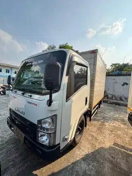 Isuzu nlr 55 2021