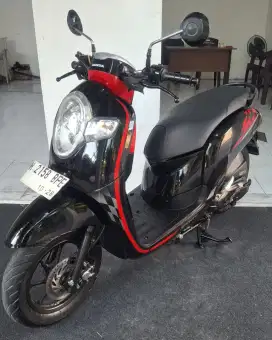 Honda SCOOPY 2018 HITAM MERAH