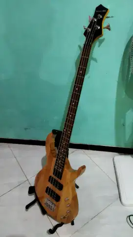 Bass elektrik Marcus Miller costum 4 string aktif