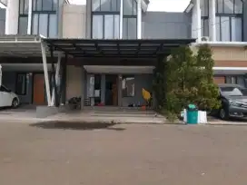 Tukang renovasi dan atap