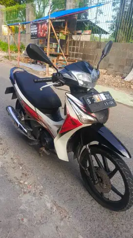 Supra x 125 helm in karbu
