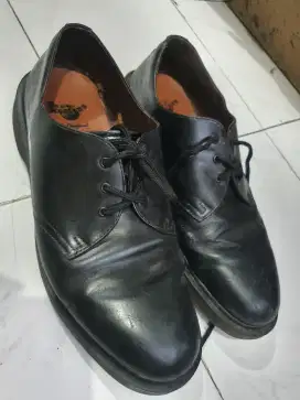 Sepatu dr martens 1461 size 46