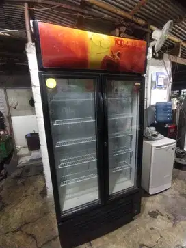 Dijual showcase 2 pintu Daimitsu