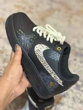 Sepatu NIKE AIR FORCE 1 (Unisex)